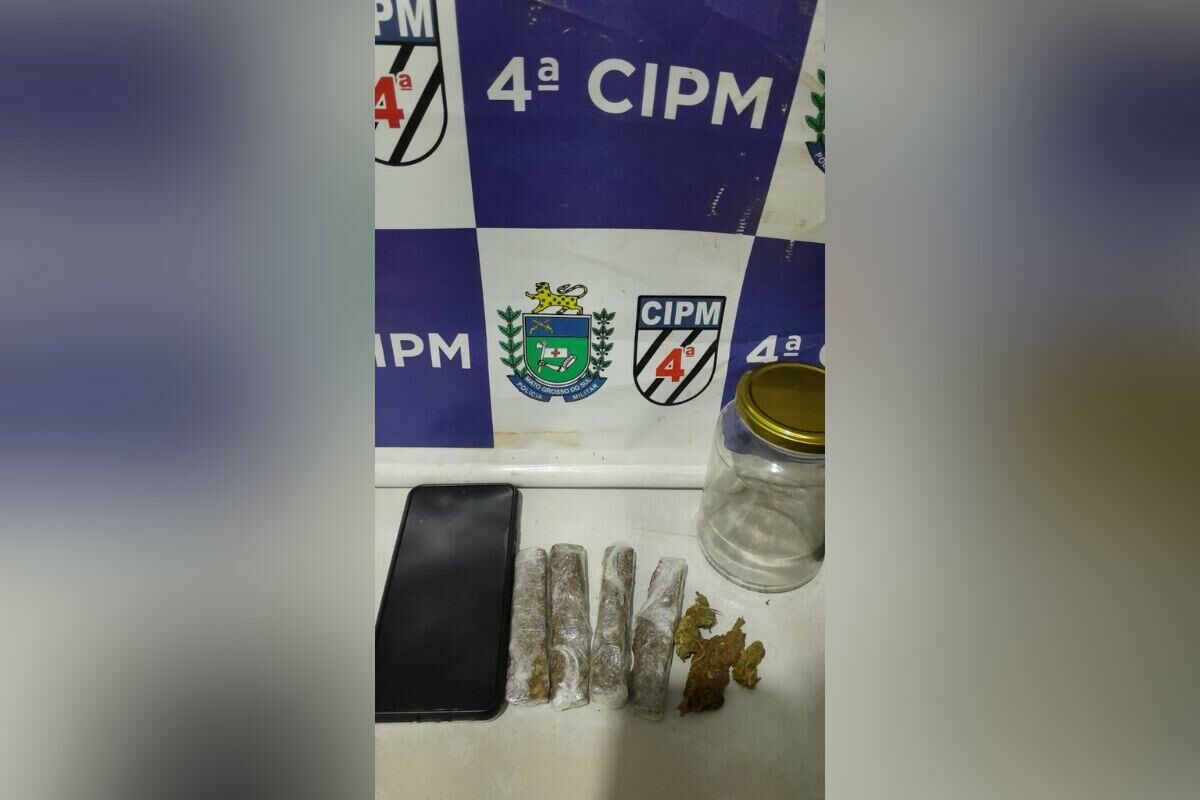 Imagem de compartilhamento para o artigo Homem é preso por tráfico de drogas e outro por invasão e ameaça em Chapadão do Sul da MS Todo dia